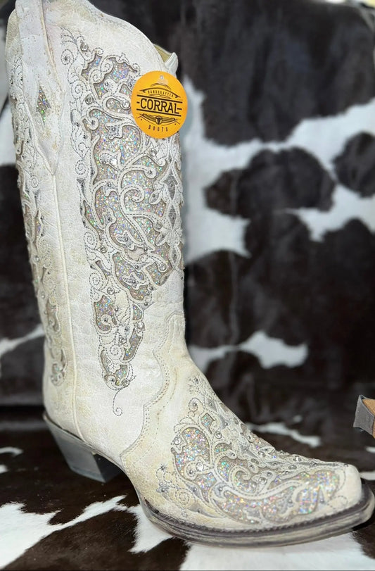 CORRAL WOMEN'S WHITE GLITTERED INLAY AND CRYSTALS SNIP TOE WEDDING COWBOY BOOT Cuadra