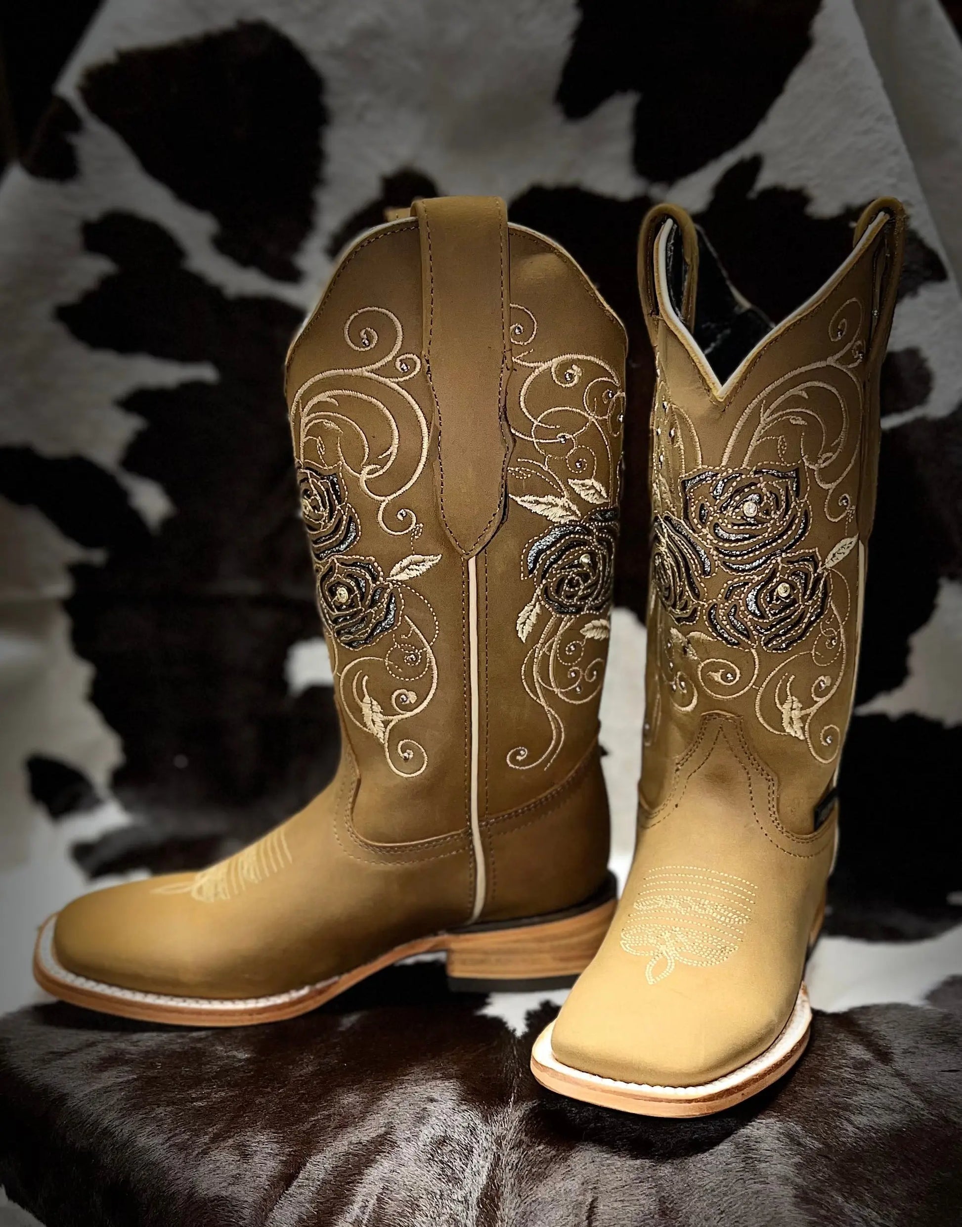 Cuatrero Dama Rosas Lazer Cobre Sanchez Brothers Western Wear Aurora