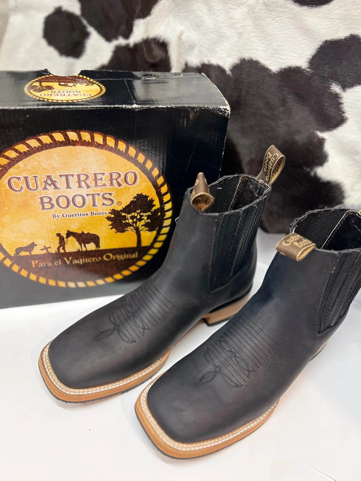 Cuatrero Texas Square Chelsea Boot - Sanchez Brothers  display picture 1