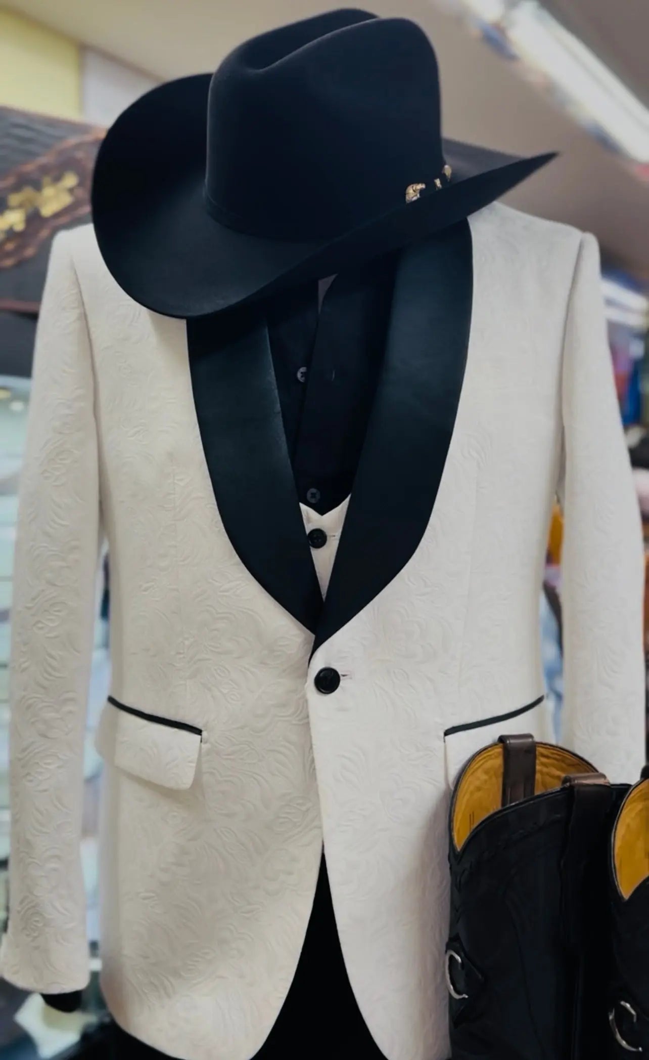 El Catrin Elegant Men's 3 Piece Suit Sanchez Brothers Western Wear Aurora