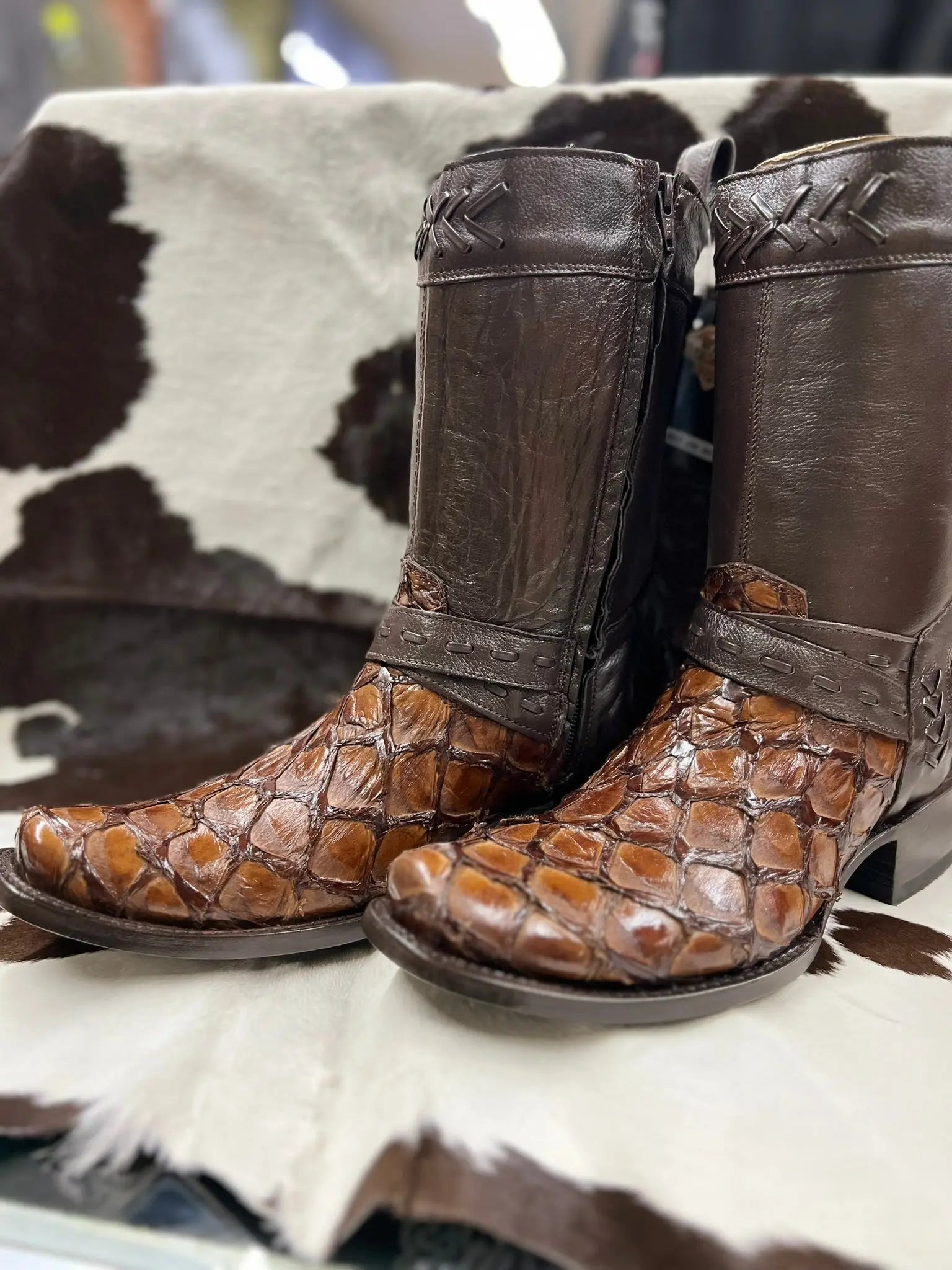 WHITE DIAMOND PIRARUCU FISH NARROW SQUARE TOE ZIPPER Sanchez Brothers Western Wear Aurora